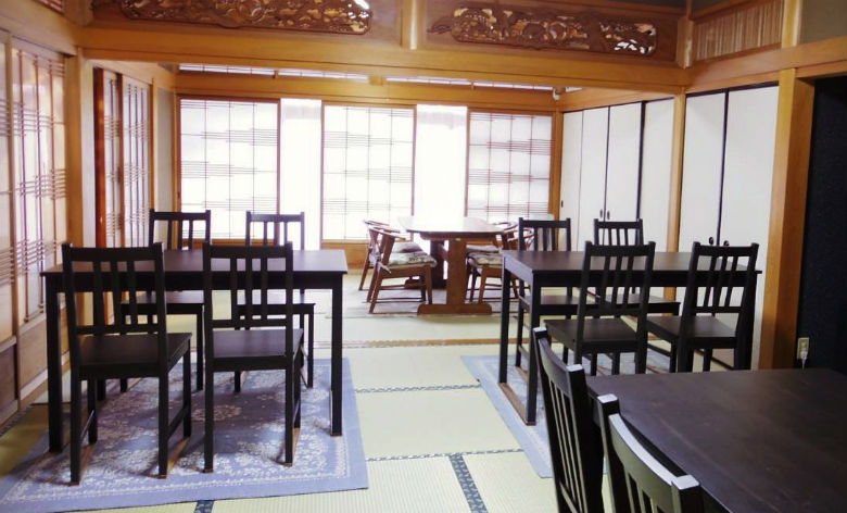 奈良 長谷寺 長谷きりん カフェ キリンの首みたいな長いワッフルを食べてゆっくりカフェタイム 開店オンライン 店舗や企業のオンライン化を応援するサイト